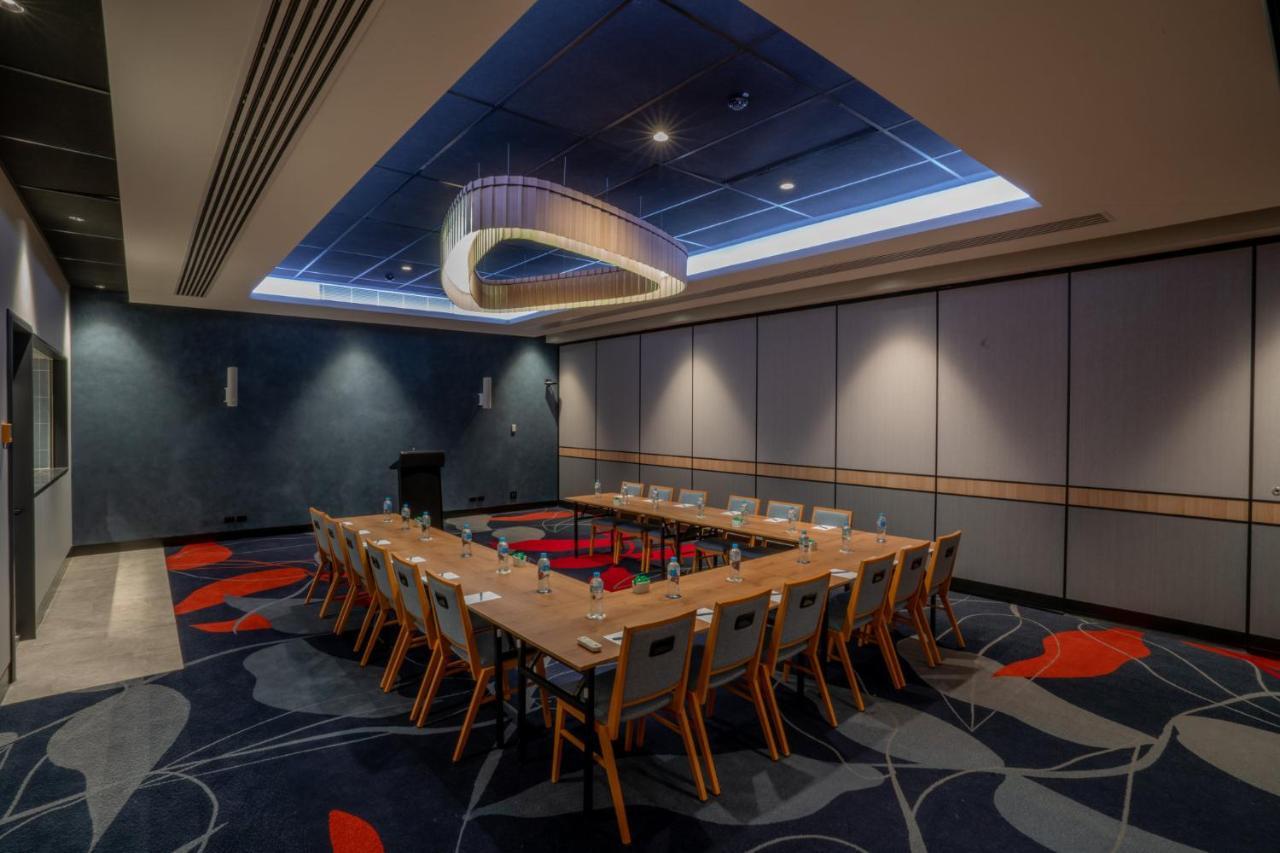 Holiday Inn Sydney St Marys By Ihg Buitenkant foto