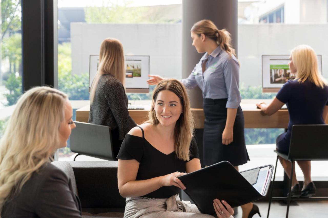 Holiday Inn Sydney St Marys By Ihg Buitenkant foto